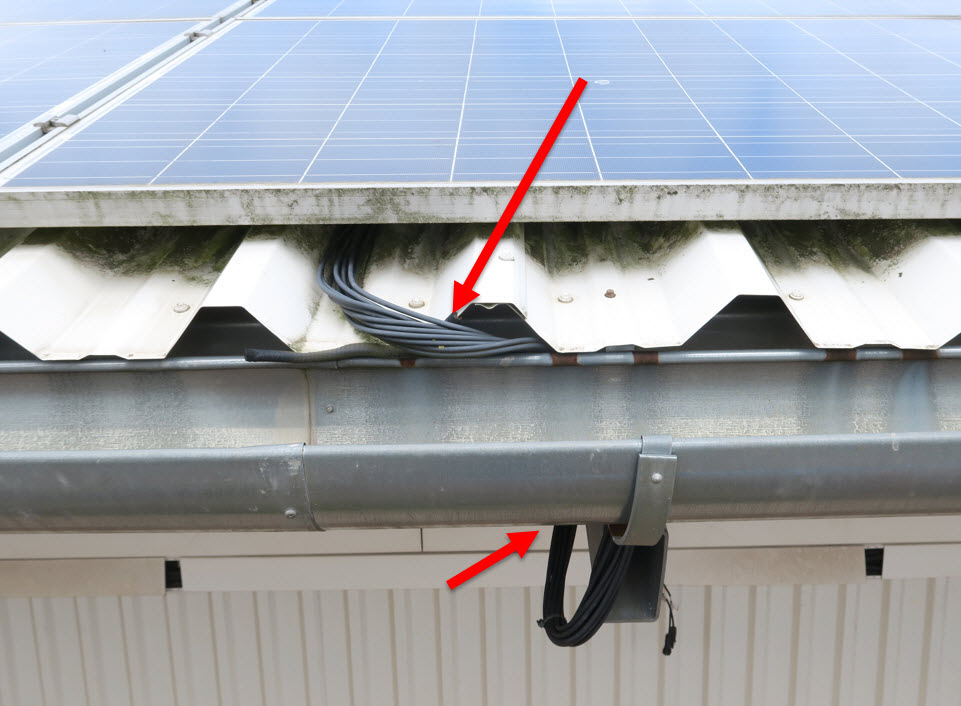 /asset/photovoltaikbuero.de/wp-content/uploads/2022/08/ungeschuetzt-verlegte-Kabel_1.jpg